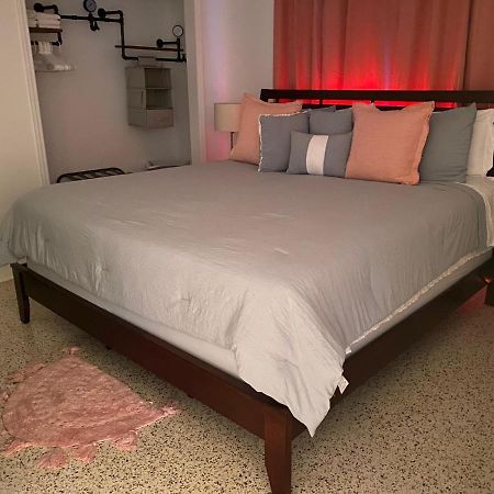 Stayover In Miami Home 2Br - 1Bth - Free Parking 외부 사진