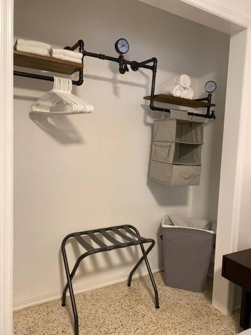 Stayover In Miami Home 2Br - 1Bth - Free Parking 외부 사진
