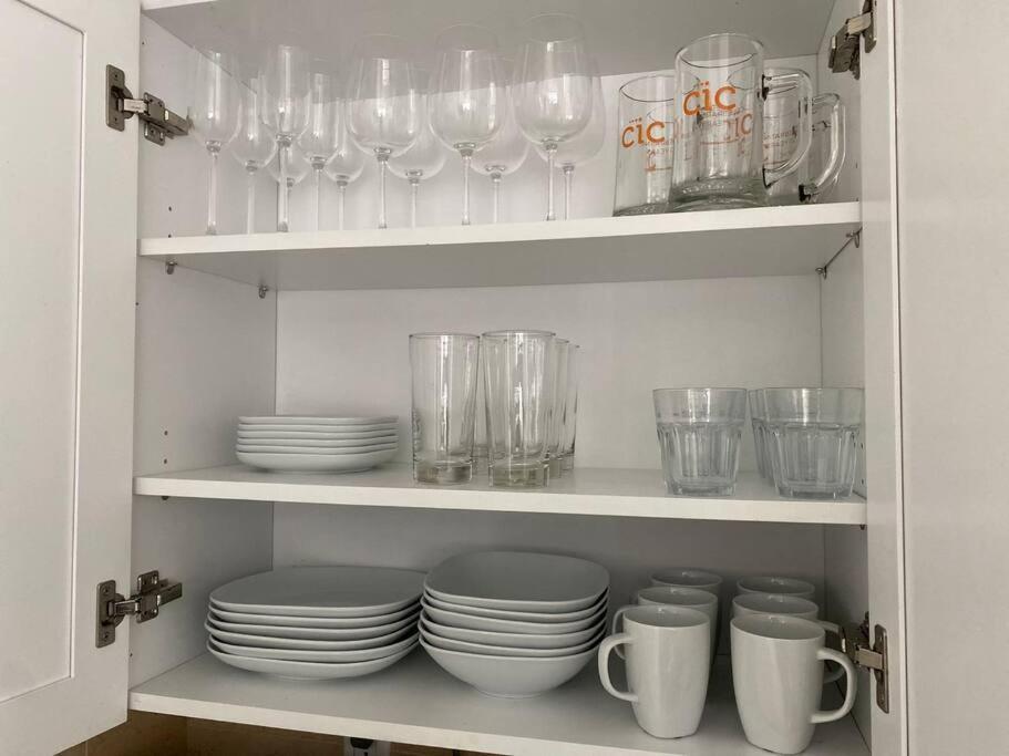 Stayover In Miami Home 2Br - 1Bth - Free Parking 외부 사진