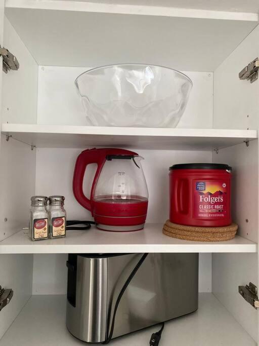 Stayover In Miami Home 2Br - 1Bth - Free Parking 외부 사진