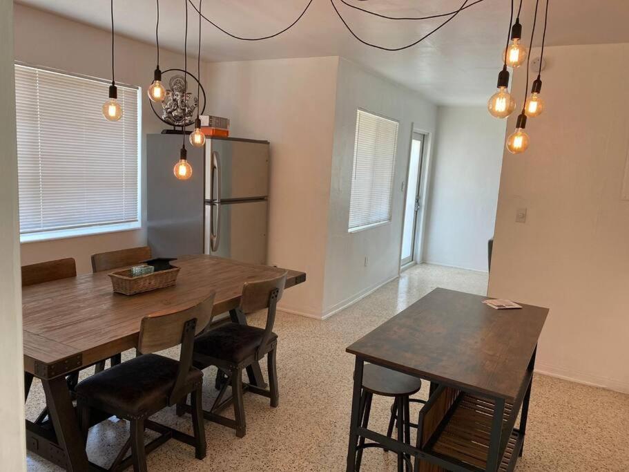 Stayover In Miami Home 2Br - 1Bth - Free Parking 외부 사진
