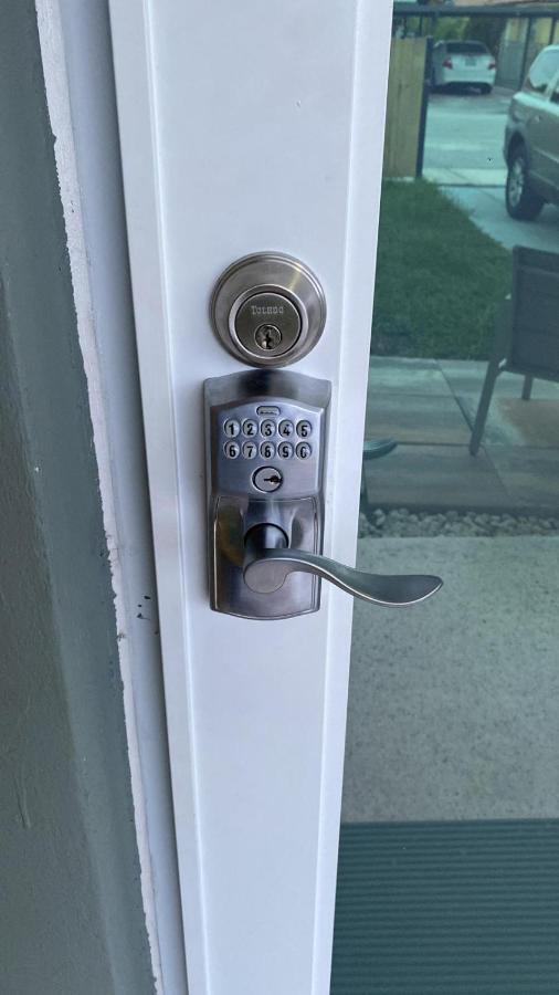 Stayover In Miami Home 2Br - 1Bth - Free Parking 외부 사진